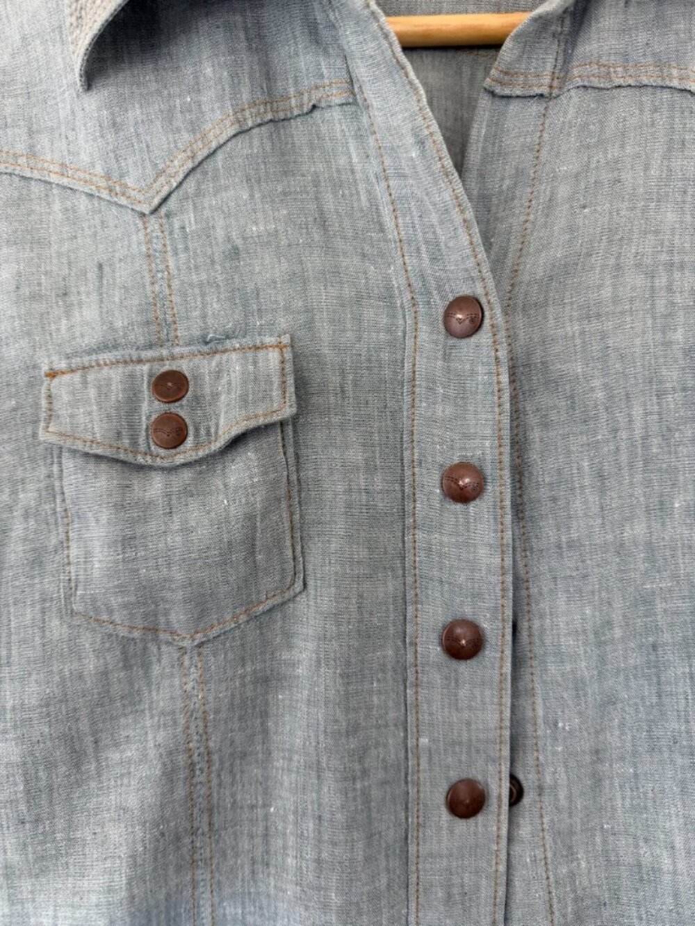 Levi's Snap-button 3/4 Sleeve Denim/Linen Shirt - Picture 3 of 7